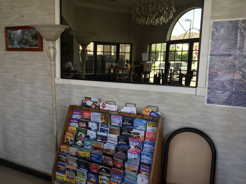 Castaic Inn Six Flags Valencia Bagian luar foto